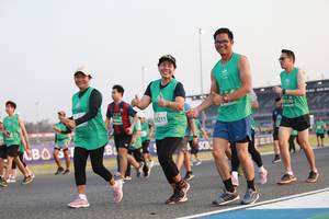 BIB: 190, 10445, 58211
                            <button type="button" onclick="openModal(10571533)" class="btn btn-primary btn-sm float-right btn-popup" data-toggle="modal" data-target=".modal-high-quality">
                        <i class="fas fa-shopping-cart"></i> Add to Cart
                    </button>
                                            <button type="button" onclick="isThisMe(10571533, true)" class="btn btn-success btn-sm float-right btn-popup btn-isme hidden" data-toggle="tooltip" data-placement="bottom" title="นี่คือรูปของคุณใช่ไหม คลิกที่นี่เพื่อเอาเข้าอัลบั้ม">
                        <i class="fas fa-plus"></i> Add to album
                    </button>
                    <button type="button" onclick="isThisMe(10571533, false)" class="btn btn-warning btn-sm float-right btn-popup btn-isnotme hidden">
                        <i class="fas fa-ban"></i> Remove from album
                    </button>