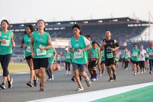 BIB: 52977, 507, 52887, 52540, 1522, 1912
                            <button type="button" onclick="openModal(10571023)" class="btn btn-primary btn-sm float-right btn-popup" data-toggle="modal" data-target=".modal-high-quality">
                        <i class="fas fa-shopping-cart"></i> Add to Cart
                    </button>
                                            <button type="button" onclick="isThisMe(10571023, true)" class="btn btn-success btn-sm float-right btn-popup btn-isme hidden" data-toggle="tooltip" data-placement="bottom" title="นี่คือรูปของคุณใช่ไหม คลิกที่นี่เพื่อเอาเข้าอัลบั้ม">
                        <i class="fas fa-plus"></i> Add to album
                    </button>
                    <button type="button" onclick="isThisMe(10571023, false)" class="btn btn-warning btn-sm float-right btn-popup btn-isnotme hidden">
                        <i class="fas fa-ban"></i> Remove from album
                    </button>