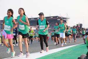 BIB: 50974, 52243, 2262
                            <button type="button" onclick="openModal(10571075)" class="btn btn-primary btn-sm float-right btn-popup" data-toggle="modal" data-target=".modal-high-quality">
                        <i class="fas fa-shopping-cart"></i> Add to Cart
                    </button>
                                            <button type="button" onclick="isThisMe(10571075, true)" class="btn btn-success btn-sm float-right btn-popup btn-isme hidden" data-toggle="tooltip" data-placement="bottom" title="นี่คือรูปของคุณใช่ไหม คลิกที่นี่เพื่อเอาเข้าอัลบั้ม">
                        <i class="fas fa-plus"></i> Add to album
                    </button>
                    <button type="button" onclick="isThisMe(10571075, false)" class="btn btn-warning btn-sm float-right btn-popup btn-isnotme hidden">
                        <i class="fas fa-ban"></i> Remove from album
                    </button>