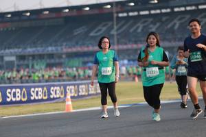 BIB: 1946, 53187, 52550, 53223
                            <button type="button" onclick="openModal(10569947)" class="btn btn-primary btn-sm float-right btn-popup" data-toggle="modal" data-target=".modal-high-quality">
                        <i class="fas fa-shopping-cart"></i> Add to Cart
                    </button>
                                            <button type="button" onclick="isThisMe(10569947, true)" class="btn btn-success btn-sm float-right btn-popup btn-isme hidden" data-toggle="tooltip" data-placement="bottom" title="นี่คือรูปของคุณใช่ไหม คลิกที่นี่เพื่อเอาเข้าอัลบั้ม">
                        <i class="fas fa-plus"></i> Add to album
                    </button>
                    <button type="button" onclick="isThisMe(10569947, false)" class="btn btn-warning btn-sm float-right btn-popup btn-isnotme hidden">
                        <i class="fas fa-ban"></i> Remove from album
                    </button>