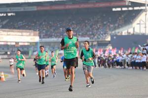 BIB: 51722, 51651
                            <button type="button" onclick="openModal(10558349)" class="btn btn-primary btn-sm float-right btn-popup" data-toggle="modal" data-target=".modal-high-quality">
                        <i class="fas fa-shopping-cart"></i> Add to Cart
                    </button>
                                            <button type="button" onclick="isThisMe(10558349, true)" class="btn btn-success btn-sm float-right btn-popup btn-isme hidden" data-toggle="tooltip" data-placement="bottom" title="นี่คือรูปของคุณใช่ไหม คลิกที่นี่เพื่อเอาเข้าอัลบั้ม">
                        <i class="fas fa-plus"></i> Add to album
                    </button>
                    <button type="button" onclick="isThisMe(10558349, false)" class="btn btn-warning btn-sm float-right btn-popup btn-isnotme hidden">
                        <i class="fas fa-ban"></i> Remove from album
                    </button>