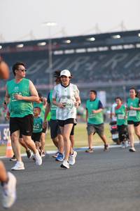 BIB: 166, 014
                            <button type="button" onclick="openModal(10569793)" class="btn btn-primary btn-sm float-right btn-popup" data-toggle="modal" data-target=".modal-high-quality">
                        <i class="fas fa-shopping-cart"></i> Add to Cart
                    </button>
                                            <button type="button" onclick="isThisMe(10569793, true)" class="btn btn-success btn-sm float-right btn-popup btn-isme hidden" data-toggle="tooltip" data-placement="bottom" title="นี่คือรูปของคุณใช่ไหม คลิกที่นี่เพื่อเอาเข้าอัลบั้ม">
                        <i class="fas fa-plus"></i> Add to album
                    </button>
                    <button type="button" onclick="isThisMe(10569793, false)" class="btn btn-warning btn-sm float-right btn-popup btn-isnotme hidden">
                        <i class="fas fa-ban"></i> Remove from album
                    </button>