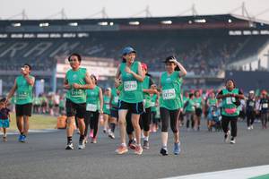 BIB: 52718, 1954, 51919, 52726
                            <button type="button" onclick="openModal(10570183)" class="btn btn-primary btn-sm float-right btn-popup" data-toggle="modal" data-target=".modal-high-quality">
                        <i class="fas fa-shopping-cart"></i> Add to Cart
                    </button>
                                            <button type="button" onclick="isThisMe(10570183, true)" class="btn btn-success btn-sm float-right btn-popup btn-isme hidden" data-toggle="tooltip" data-placement="bottom" title="นี่คือรูปของคุณใช่ไหม คลิกที่นี่เพื่อเอาเข้าอัลบั้ม">
                        <i class="fas fa-plus"></i> Add to album
                    </button>
                    <button type="button" onclick="isThisMe(10570183, false)" class="btn btn-warning btn-sm float-right btn-popup btn-isnotme hidden">
                        <i class="fas fa-ban"></i> Remove from album
                    </button>