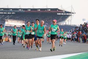 BIB: 51003, 0094, 52314, 0615
                            <button type="button" onclick="openModal(10570963)" class="btn btn-primary btn-sm float-right btn-popup" data-toggle="modal" data-target=".modal-high-quality">
                        <i class="fas fa-shopping-cart"></i> Add to Cart
                    </button>
                                            <button type="button" onclick="isThisMe(10570963, true)" class="btn btn-success btn-sm float-right btn-popup btn-isme hidden" data-toggle="tooltip" data-placement="bottom" title="นี่คือรูปของคุณใช่ไหม คลิกที่นี่เพื่อเอาเข้าอัลบั้ม">
                        <i class="fas fa-plus"></i> Add to album
                    </button>
                    <button type="button" onclick="isThisMe(10570963, false)" class="btn btn-warning btn-sm float-right btn-popup btn-isnotme hidden">
                        <i class="fas fa-ban"></i> Remove from album
                    </button>