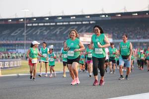 BIB: 187, 3136, 53259
                            <button type="button" onclick="openModal(10569981)" class="btn btn-primary btn-sm float-right btn-popup" data-toggle="modal" data-target=".modal-high-quality">
                        <i class="fas fa-shopping-cart"></i> Add to Cart
                    </button>
                                            <button type="button" onclick="isThisMe(10569981, true)" class="btn btn-success btn-sm float-right btn-popup btn-isme hidden" data-toggle="tooltip" data-placement="bottom" title="นี่คือรูปของคุณใช่ไหม คลิกที่นี่เพื่อเอาเข้าอัลบั้ม">
                        <i class="fas fa-plus"></i> Add to album
                    </button>
                    <button type="button" onclick="isThisMe(10569981, false)" class="btn btn-warning btn-sm float-right btn-popup btn-isnotme hidden">
                        <i class="fas fa-ban"></i> Remove from album
                    </button>