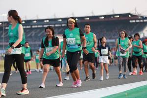 BIB: 2771, 205, 0940, 528, 52763
                            <button type="button" onclick="openModal(10570119)" class="btn btn-primary btn-sm float-right btn-popup" data-toggle="modal" data-target=".modal-high-quality">
                        <i class="fas fa-shopping-cart"></i> Add to Cart
                    </button>
                                            <button type="button" onclick="isThisMe(10570119, true)" class="btn btn-success btn-sm float-right btn-popup btn-isme hidden" data-toggle="tooltip" data-placement="bottom" title="นี่คือรูปของคุณใช่ไหม คลิกที่นี่เพื่อเอาเข้าอัลบั้ม">
                        <i class="fas fa-plus"></i> Add to album
                    </button>
                    <button type="button" onclick="isThisMe(10570119, false)" class="btn btn-warning btn-sm float-right btn-popup btn-isnotme hidden">
                        <i class="fas fa-ban"></i> Remove from album
                    </button>