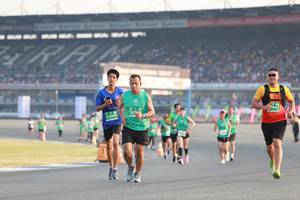 BIB: 942
                            <button type="button" onclick="openModal(10570627)" class="btn btn-primary btn-sm float-right btn-popup" data-toggle="modal" data-target=".modal-high-quality">
                        <i class="fas fa-shopping-cart"></i> Add to Cart
                    </button>
                                            <button type="button" onclick="isThisMe(10570627, true)" class="btn btn-success btn-sm float-right btn-popup btn-isme hidden" data-toggle="tooltip" data-placement="bottom" title="นี่คือรูปของคุณใช่ไหม คลิกที่นี่เพื่อเอาเข้าอัลบั้ม">
                        <i class="fas fa-plus"></i> Add to album
                    </button>
                    <button type="button" onclick="isThisMe(10570627, false)" class="btn btn-warning btn-sm float-right btn-popup btn-isnotme hidden">
                        <i class="fas fa-ban"></i> Remove from album
                    </button>