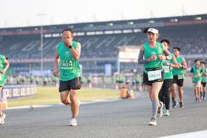 BIB: 50214, 50631
                            <button type="button" onclick="openModal(10570762)" class="btn btn-primary btn-sm float-right btn-popup" data-toggle="modal" data-target=".modal-high-quality">
                        <i class="fas fa-shopping-cart"></i> Add to Cart
                    </button>
                                            <button type="button" onclick="isThisMe(10570762, true)" class="btn btn-success btn-sm float-right btn-popup btn-isme hidden" data-toggle="tooltip" data-placement="bottom" title="นี่คือรูปของคุณใช่ไหม คลิกที่นี่เพื่อเอาเข้าอัลบั้ม">
                        <i class="fas fa-plus"></i> Add to album
                    </button>
                    <button type="button" onclick="isThisMe(10570762, false)" class="btn btn-warning btn-sm float-right btn-popup btn-isnotme hidden">
                        <i class="fas fa-ban"></i> Remove from album
                    </button>