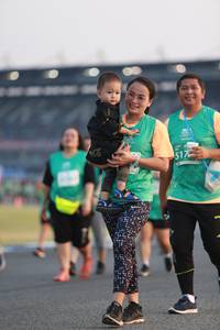 BIB: 517
                            <button type="button" onclick="openModal(10571578)" class="btn btn-primary btn-sm float-right btn-popup" data-toggle="modal" data-target=".modal-high-quality">
                        <i class="fas fa-shopping-cart"></i> Add to Cart
                    </button>
                                            <button type="button" onclick="isThisMe(10571578, true)" class="btn btn-success btn-sm float-right btn-popup btn-isme hidden" data-toggle="tooltip" data-placement="bottom" title="นี่คือรูปของคุณใช่ไหม คลิกที่นี่เพื่อเอาเข้าอัลบั้ม">
                        <i class="fas fa-plus"></i> Add to album
                    </button>
                    <button type="button" onclick="isThisMe(10571578, false)" class="btn btn-warning btn-sm float-right btn-popup btn-isnotme hidden">
                        <i class="fas fa-ban"></i> Remove from album
                    </button>