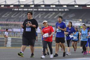 BIB: 81414, 82206, 81417, 8221, 18013
                            <button type="button" onclick="openModal(11037579)" class="btn btn-primary btn-sm float-right btn-popup" data-toggle="modal" data-target=".modal-high-quality">
                        <i class="fas fa-shopping-cart"></i> Add to Cart
                    </button>
                                            <button type="button" onclick="isThisMe(11037579, true)" class="btn btn-success btn-sm float-right btn-popup btn-isme hidden" data-toggle="tooltip" data-placement="bottom" title="นี่คือรูปของคุณใช่ไหม คลิกที่นี่เพื่อเอาเข้าอัลบั้ม">
                        <i class="fas fa-plus"></i> Add to album
                    </button>
                    <button type="button" onclick="isThisMe(11037579, false)" class="btn btn-warning btn-sm float-right btn-popup btn-isnotme hidden">
                        <i class="fas fa-ban"></i> Remove from album
                    </button>