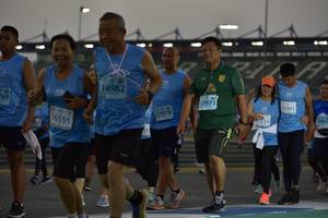 BIB: 14982, 17971, 17491, 17978, 16555, 10000
                            <button type="button" onclick="openModal(11025067)" class="btn btn-primary btn-sm float-right btn-popup" data-toggle="modal" data-target=".modal-high-quality">
                        <i class="fas fa-shopping-cart"></i> Add to Cart
                    </button>
                                            <button type="button" onclick="isThisMe(11025067, true)" class="btn btn-success btn-sm float-right btn-popup btn-isme hidden" data-toggle="tooltip" data-placement="bottom" title="นี่คือรูปของคุณใช่ไหม คลิกที่นี่เพื่อเอาเข้าอัลบั้ม">
                        <i class="fas fa-plus"></i> Add to album
                    </button>
                    <button type="button" onclick="isThisMe(11025067, false)" class="btn btn-warning btn-sm float-right btn-popup btn-isnotme hidden">
                        <i class="fas fa-ban"></i> Remove from album
                    </button>