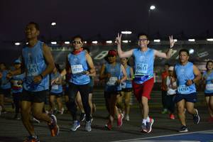 BIB: 10613, 0583, 16710, 630, 14784
                            <button type="button" onclick="openModal(10966593)" class="btn btn-primary btn-sm float-right btn-popup" data-toggle="modal" data-target=".modal-high-quality">
                        <i class="fas fa-shopping-cart"></i> Add to Cart
                    </button>
                                            <button type="button" onclick="isThisMe(10966593, true)" class="btn btn-success btn-sm float-right btn-popup btn-isme hidden" data-toggle="tooltip" data-placement="bottom" title="นี่คือรูปของคุณใช่ไหม คลิกที่นี่เพื่อเอาเข้าอัลบั้ม">
                        <i class="fas fa-plus"></i> Add to album
                    </button>
                    <button type="button" onclick="isThisMe(10966593, false)" class="btn btn-warning btn-sm float-right btn-popup btn-isnotme hidden">
                        <i class="fas fa-ban"></i> Remove from album
                    </button>