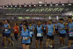 BIB: 1596, 502, 10608, 10309, 16188, 177
                            <button type="button" onclick="openModal(11019043)" class="btn btn-primary btn-sm float-right btn-popup" data-toggle="modal" data-target=".modal-high-quality">
                        <i class="fas fa-shopping-cart"></i> Add to Cart
                    </button>
                                            <button type="button" onclick="isThisMe(11019043, true)" class="btn btn-success btn-sm float-right btn-popup btn-isme hidden" data-toggle="tooltip" data-placement="bottom" title="นี่คือรูปของคุณใช่ไหม คลิกที่นี่เพื่อเอาเข้าอัลบั้ม">
                        <i class="fas fa-plus"></i> Add to album
                    </button>
                    <button type="button" onclick="isThisMe(11019043, false)" class="btn btn-warning btn-sm float-right btn-popup btn-isnotme hidden">
                        <i class="fas fa-ban"></i> Remove from album
                    </button>