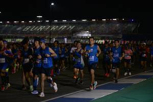 BIB: 45332, 4339, 45920, 016
                            <button type="button" onclick="openModal(10577098)" class="btn btn-primary btn-sm float-right btn-popup" data-toggle="modal" data-target=".modal-high-quality">
                        <i class="fas fa-shopping-cart"></i> Add to Cart
                    </button>
                                            <button type="button" onclick="isThisMe(10577098, true)" class="btn btn-success btn-sm float-right btn-popup btn-isme hidden" data-toggle="tooltip" data-placement="bottom" title="นี่คือรูปของคุณใช่ไหม คลิกที่นี่เพื่อเอาเข้าอัลบั้ม">
                        <i class="fas fa-plus"></i> Add to album
                    </button>
                    <button type="button" onclick="isThisMe(10577098, false)" class="btn btn-warning btn-sm float-right btn-popup btn-isnotme hidden">
                        <i class="fas fa-ban"></i> Remove from album
                    </button>