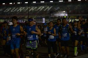 BIB: 1202, 45586, 459, 46446, 83501
                            <button type="button" onclick="openModal(10577849)" class="btn btn-primary btn-sm float-right btn-popup" data-toggle="modal" data-target=".modal-high-quality">
                        <i class="fas fa-shopping-cart"></i> Add to Cart
                    </button>
                                            <button type="button" onclick="isThisMe(10577849, true)" class="btn btn-success btn-sm float-right btn-popup btn-isme hidden" data-toggle="tooltip" data-placement="bottom" title="นี่คือรูปของคุณใช่ไหม คลิกที่นี่เพื่อเอาเข้าอัลบั้ม">
                        <i class="fas fa-plus"></i> Add to album
                    </button>
                    <button type="button" onclick="isThisMe(10577849, false)" class="btn btn-warning btn-sm float-right btn-popup btn-isnotme hidden">
                        <i class="fas fa-ban"></i> Remove from album
                    </button>