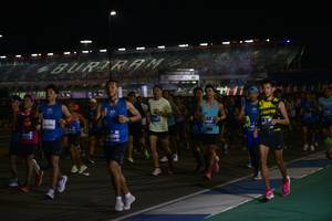 BIB: 060, 6486, 690
                            <button type="button" onclick="openModal(10577086)" class="btn btn-primary btn-sm float-right btn-popup" data-toggle="modal" data-target=".modal-high-quality">
                        <i class="fas fa-shopping-cart"></i> Add to Cart
                    </button>
                                            <button type="button" onclick="isThisMe(10577086, true)" class="btn btn-success btn-sm float-right btn-popup btn-isme hidden" data-toggle="tooltip" data-placement="bottom" title="นี่คือรูปของคุณใช่ไหม คลิกที่นี่เพื่อเอาเข้าอัลบั้ม">
                        <i class="fas fa-plus"></i> Add to album
                    </button>
                    <button type="button" onclick="isThisMe(10577086, false)" class="btn btn-warning btn-sm float-right btn-popup btn-isnotme hidden">
                        <i class="fas fa-ban"></i> Remove from album
                    </button>