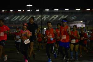 BIB: 6222, 20146, 20893, 23880, 28822
                            <button type="button" onclick="openModal(10594187)" class="btn btn-primary btn-sm float-right btn-popup" data-toggle="modal" data-target=".modal-high-quality">
                        <i class="fas fa-shopping-cart"></i> Add to Cart
                    </button>
                                            <button type="button" onclick="isThisMe(10594187, true)" class="btn btn-success btn-sm float-right btn-popup btn-isme hidden" data-toggle="tooltip" data-placement="bottom" title="นี่คือรูปของคุณใช่ไหม คลิกที่นี่เพื่อเอาเข้าอัลบั้ม">
                        <i class="fas fa-plus"></i> Add to album
                    </button>
                    <button type="button" onclick="isThisMe(10594187, false)" class="btn btn-warning btn-sm float-right btn-popup btn-isnotme hidden">
                        <i class="fas fa-ban"></i> Remove from album
                    </button>