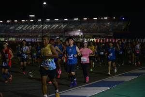 BIB: 30504, 81804, 45124
                            <button type="button" onclick="openModal(10577182)" class="btn btn-primary btn-sm float-right btn-popup" data-toggle="modal" data-target=".modal-high-quality">
                        <i class="fas fa-shopping-cart"></i> Add to Cart
                    </button>
                                            <button type="button" onclick="isThisMe(10577182, true)" class="btn btn-success btn-sm float-right btn-popup btn-isme hidden" data-toggle="tooltip" data-placement="bottom" title="นี่คือรูปของคุณใช่ไหม คลิกที่นี่เพื่อเอาเข้าอัลบั้ม">
                        <i class="fas fa-plus"></i> Add to album
                    </button>
                    <button type="button" onclick="isThisMe(10577182, false)" class="btn btn-warning btn-sm float-right btn-popup btn-isnotme hidden">
                        <i class="fas fa-ban"></i> Remove from album
                    </button>