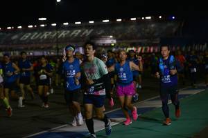 BIB: 41526, 0778, 41191
                            <button type="button" onclick="openModal(10577559)" class="btn btn-primary btn-sm float-right btn-popup" data-toggle="modal" data-target=".modal-high-quality">
                        <i class="fas fa-shopping-cart"></i> Add to Cart
                    </button>
                                            <button type="button" onclick="isThisMe(10577559, true)" class="btn btn-success btn-sm float-right btn-popup btn-isme hidden" data-toggle="tooltip" data-placement="bottom" title="นี่คือรูปของคุณใช่ไหม คลิกที่นี่เพื่อเอาเข้าอัลบั้ม">
                        <i class="fas fa-plus"></i> Add to album
                    </button>
                    <button type="button" onclick="isThisMe(10577559, false)" class="btn btn-warning btn-sm float-right btn-popup btn-isnotme hidden">
                        <i class="fas fa-ban"></i> Remove from album
                    </button>
