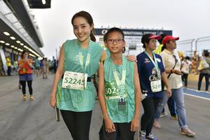 BIB: 52245, 5249, 502
                            <button type="button" onclick="openModal(10719456)" class="btn btn-primary btn-sm float-right btn-popup" data-toggle="modal" data-target=".modal-high-quality">
                        <i class="fas fa-shopping-cart"></i> Add to Cart
                    </button>
                                            <button type="button" onclick="isThisMe(10719456, true)" class="btn btn-success btn-sm float-right btn-popup btn-isme hidden" data-toggle="tooltip" data-placement="bottom" title="นี่คือรูปของคุณใช่ไหม คลิกที่นี่เพื่อเอาเข้าอัลบั้ม">
                        <i class="fas fa-plus"></i> Add to album
                    </button>
                    <button type="button" onclick="isThisMe(10719456, false)" class="btn btn-warning btn-sm float-right btn-popup btn-isnotme hidden">
                        <i class="fas fa-ban"></i> Remove from album
                    </button>