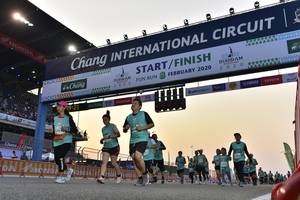 BIB: 2020, 528
                            <button type="button" onclick="openModal(10731031)" class="btn btn-primary btn-sm float-right btn-popup" data-toggle="modal" data-target=".modal-high-quality">
                        <i class="fas fa-shopping-cart"></i> Add to Cart
                    </button>
                                            <button type="button" onclick="isThisMe(10731031, true)" class="btn btn-success btn-sm float-right btn-popup btn-isme hidden" data-toggle="tooltip" data-placement="bottom" title="นี่คือรูปของคุณใช่ไหม คลิกที่นี่เพื่อเอาเข้าอัลบั้ม">
                        <i class="fas fa-plus"></i> Add to album
                    </button>
                    <button type="button" onclick="isThisMe(10731031, false)" class="btn btn-warning btn-sm float-right btn-popup btn-isnotme hidden">
                        <i class="fas fa-ban"></i> Remove from album
                    </button>