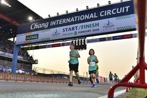 BIB: 2020, 52218
                            <button type="button" onclick="openModal(10725978)" class="btn btn-primary btn-sm float-right btn-popup" data-toggle="modal" data-target=".modal-high-quality">
                        <i class="fas fa-shopping-cart"></i> Add to Cart
                    </button>
                                            <button type="button" onclick="isThisMe(10725978, true)" class="btn btn-success btn-sm float-right btn-popup btn-isme hidden" data-toggle="tooltip" data-placement="bottom" title="นี่คือรูปของคุณใช่ไหม คลิกที่นี่เพื่อเอาเข้าอัลบั้ม">
                        <i class="fas fa-plus"></i> Add to album
                    </button>
                    <button type="button" onclick="isThisMe(10725978, false)" class="btn btn-warning btn-sm float-right btn-popup btn-isnotme hidden">
                        <i class="fas fa-ban"></i> Remove from album
                    </button>