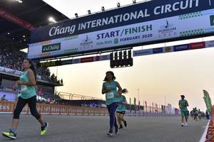 BIB: 2020
                            <button type="button" onclick="openModal(10726979)" class="btn btn-primary btn-sm float-right btn-popup" data-toggle="modal" data-target=".modal-high-quality">
                        <i class="fas fa-shopping-cart"></i> Add to Cart
                    </button>
                                            <button type="button" onclick="isThisMe(10726979, true)" class="btn btn-success btn-sm float-right btn-popup btn-isme hidden" data-toggle="tooltip" data-placement="bottom" title="นี่คือรูปของคุณใช่ไหม คลิกที่นี่เพื่อเอาเข้าอัลบั้ม">
                        <i class="fas fa-plus"></i> Add to album
                    </button>
                    <button type="button" onclick="isThisMe(10726979, false)" class="btn btn-warning btn-sm float-right btn-popup btn-isnotme hidden">
                        <i class="fas fa-ban"></i> Remove from album
                    </button>