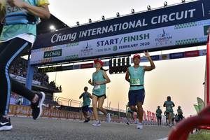 BIB: 525, 2020, 3627, 1700
                            <button type="button" onclick="openModal(10728932)" class="btn btn-primary btn-sm float-right btn-popup" data-toggle="modal" data-target=".modal-high-quality">
                        <i class="fas fa-shopping-cart"></i> Add to Cart
                    </button>
                                            <button type="button" onclick="isThisMe(10728932, true)" class="btn btn-success btn-sm float-right btn-popup btn-isme hidden" data-toggle="tooltip" data-placement="bottom" title="นี่คือรูปของคุณใช่ไหม คลิกที่นี่เพื่อเอาเข้าอัลบั้ม">
                        <i class="fas fa-plus"></i> Add to album
                    </button>
                    <button type="button" onclick="isThisMe(10728932, false)" class="btn btn-warning btn-sm float-right btn-popup btn-isnotme hidden">
                        <i class="fas fa-ban"></i> Remove from album
                    </button>