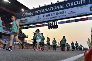 BIB: 2020, 242
                            <button type="button" onclick="openModal(10731063)" class="btn btn-primary btn-sm float-right btn-popup" data-toggle="modal" data-target=".modal-high-quality">
                        <i class="fas fa-shopping-cart"></i> Add to Cart
                    </button>
                                            <button type="button" onclick="isThisMe(10731063, true)" class="btn btn-success btn-sm float-right btn-popup btn-isme hidden" data-toggle="tooltip" data-placement="bottom" title="นี่คือรูปของคุณใช่ไหม คลิกที่นี่เพื่อเอาเข้าอัลบั้ม">
                        <i class="fas fa-plus"></i> Add to album
                    </button>
                    <button type="button" onclick="isThisMe(10731063, false)" class="btn btn-warning btn-sm float-right btn-popup btn-isnotme hidden">
                        <i class="fas fa-ban"></i> Remove from album
                    </button>