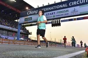 BIB: 2020, 914
                            <button type="button" onclick="openModal(10726930)" class="btn btn-primary btn-sm float-right btn-popup" data-toggle="modal" data-target=".modal-high-quality">
                        <i class="fas fa-shopping-cart"></i> Add to Cart
                    </button>
                                            <button type="button" onclick="isThisMe(10726930, true)" class="btn btn-success btn-sm float-right btn-popup btn-isme hidden" data-toggle="tooltip" data-placement="bottom" title="นี่คือรูปของคุณใช่ไหม คลิกที่นี่เพื่อเอาเข้าอัลบั้ม">
                        <i class="fas fa-plus"></i> Add to album
                    </button>
                    <button type="button" onclick="isThisMe(10726930, false)" class="btn btn-warning btn-sm float-right btn-popup btn-isnotme hidden">
                        <i class="fas fa-ban"></i> Remove from album
                    </button>