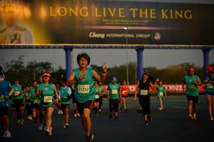 BIB: 1232, 575, 5324
                            <button type="button" onclick="openModal(10808819)" class="btn btn-primary btn-sm float-right btn-popup" data-toggle="modal" data-target=".modal-high-quality">
                        <i class="fas fa-shopping-cart"></i> Add to Cart
                    </button>
                                            <button type="button" onclick="isThisMe(10808819, true)" class="btn btn-success btn-sm float-right btn-popup btn-isme hidden" data-toggle="tooltip" data-placement="bottom" title="นี่คือรูปของคุณใช่ไหม คลิกที่นี่เพื่อเอาเข้าอัลบั้ม">
                        <i class="fas fa-plus"></i> Add to album
                    </button>
                    <button type="button" onclick="isThisMe(10808819, false)" class="btn btn-warning btn-sm float-right btn-popup btn-isnotme hidden">
                        <i class="fas fa-ban"></i> Remove from album
                    </button>