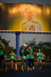 BIB: 200, 80922
                            <button type="button" onclick="openModal(10800194)" class="btn btn-primary btn-sm float-right btn-popup" data-toggle="modal" data-target=".modal-high-quality">
                        <i class="fas fa-shopping-cart"></i> Add to Cart
                    </button>
                                            <button type="button" onclick="isThisMe(10800194, true)" class="btn btn-success btn-sm float-right btn-popup btn-isme hidden" data-toggle="tooltip" data-placement="bottom" title="นี่คือรูปของคุณใช่ไหม คลิกที่นี่เพื่อเอาเข้าอัลบั้ม">
                        <i class="fas fa-plus"></i> Add to album
                    </button>
                    <button type="button" onclick="isThisMe(10800194, false)" class="btn btn-warning btn-sm float-right btn-popup btn-isnotme hidden">
                        <i class="fas fa-ban"></i> Remove from album
                    </button>