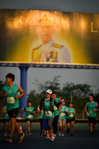 BIB: 52242, 0922
                            <button type="button" onclick="openModal(10800183)" class="btn btn-primary btn-sm float-right btn-popup" data-toggle="modal" data-target=".modal-high-quality">
                        <i class="fas fa-shopping-cart"></i> Add to Cart
                    </button>
                                            <button type="button" onclick="isThisMe(10800183, true)" class="btn btn-success btn-sm float-right btn-popup btn-isme hidden" data-toggle="tooltip" data-placement="bottom" title="นี่คือรูปของคุณใช่ไหม คลิกที่นี่เพื่อเอาเข้าอัลบั้ม">
                        <i class="fas fa-plus"></i> Add to album
                    </button>
                    <button type="button" onclick="isThisMe(10800183, false)" class="btn btn-warning btn-sm float-right btn-popup btn-isnotme hidden">
                        <i class="fas fa-ban"></i> Remove from album
                    </button>