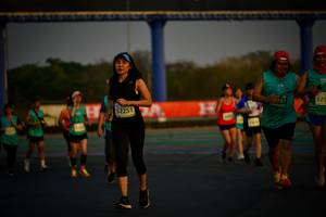 BIB: 525, 52251
                            <button type="button" onclick="openModal(10808945)" class="btn btn-primary btn-sm float-right btn-popup" data-toggle="modal" data-target=".modal-high-quality">
                        <i class="fas fa-shopping-cart"></i> Add to Cart
                    </button>
                                            <button type="button" onclick="isThisMe(10808945, true)" class="btn btn-success btn-sm float-right btn-popup btn-isme hidden" data-toggle="tooltip" data-placement="bottom" title="นี่คือรูปของคุณใช่ไหม คลิกที่นี่เพื่อเอาเข้าอัลบั้ม">
                        <i class="fas fa-plus"></i> Add to album
                    </button>
                    <button type="button" onclick="isThisMe(10808945, false)" class="btn btn-warning btn-sm float-right btn-popup btn-isnotme hidden">
                        <i class="fas fa-ban"></i> Remove from album
                    </button>