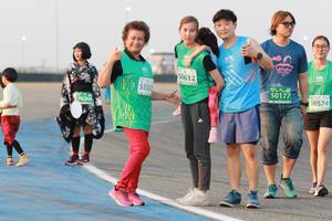 BIB: 0612, 5332, 50177, 50574, 70268
                            <button type="button" onclick="openModal(10544102)" class="btn btn-primary btn-sm float-right btn-popup" data-toggle="modal" data-target=".modal-high-quality">
                        <i class="fas fa-shopping-cart"></i> Add to Cart
                    </button>
                                            <button type="button" onclick="isThisMe(10544102, true)" class="btn btn-success btn-sm float-right btn-popup btn-isme hidden" data-toggle="tooltip" data-placement="bottom" title="นี่คือรูปของคุณใช่ไหม คลิกที่นี่เพื่อเอาเข้าอัลบั้ม">
                        <i class="fas fa-plus"></i> Add to album
                    </button>
                    <button type="button" onclick="isThisMe(10544102, false)" class="btn btn-warning btn-sm float-right btn-popup btn-isnotme hidden">
                        <i class="fas fa-ban"></i> Remove from album
                    </button>