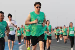 BIB: 2102, 041
                            <button type="button" onclick="openModal(10541083)" class="btn btn-primary btn-sm float-right btn-popup" data-toggle="modal" data-target=".modal-high-quality">
                        <i class="fas fa-shopping-cart"></i> Add to Cart
                    </button>
                                            <button type="button" onclick="isThisMe(10541083, true)" class="btn btn-success btn-sm float-right btn-popup btn-isme hidden" data-toggle="tooltip" data-placement="bottom" title="นี่คือรูปของคุณใช่ไหม คลิกที่นี่เพื่อเอาเข้าอัลบั้ม">
                        <i class="fas fa-plus"></i> Add to album
                    </button>
                    <button type="button" onclick="isThisMe(10541083, false)" class="btn btn-warning btn-sm float-right btn-popup btn-isnotme hidden">
                        <i class="fas fa-ban"></i> Remove from album
                    </button>