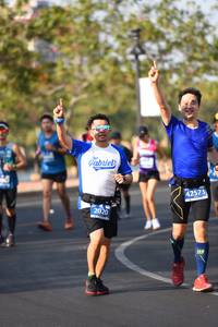 BIB: 4624, 42195
                            <button type="button" onclick="openModal(10456788)" class="btn btn-primary btn-sm float-right btn-popup" data-toggle="modal" data-target=".modal-high-quality">
                        <i class="fas fa-shopping-cart"></i> Add to Cart
                    </button>
                                            <button type="button" onclick="isThisMe(10456788, true)" class="btn btn-success btn-sm float-right btn-popup btn-isme hidden" data-toggle="tooltip" data-placement="bottom" title="นี่คือรูปของคุณใช่ไหม คลิกที่นี่เพื่อเอาเข้าอัลบั้ม">
                        <i class="fas fa-plus"></i> Add to album
                    </button>
                    <button type="button" onclick="isThisMe(10456788, false)" class="btn btn-warning btn-sm float-right btn-popup btn-isnotme hidden">
                        <i class="fas fa-ban"></i> Remove from album
                    </button>