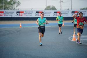 BIB: 50476, 0421
                            <button type="button" onclick="openModal(10457698)" class="btn btn-primary btn-sm float-right btn-popup" data-toggle="modal" data-target=".modal-high-quality">
                        <i class="fas fa-shopping-cart"></i> Add to Cart
                    </button>
                                            <button type="button" onclick="isThisMe(10457698, true)" class="btn btn-success btn-sm float-right btn-popup btn-isme hidden" data-toggle="tooltip" data-placement="bottom" title="นี่คือรูปของคุณใช่ไหม คลิกที่นี่เพื่อเอาเข้าอัลบั้ม">
                        <i class="fas fa-plus"></i> Add to album
                    </button>
                    <button type="button" onclick="isThisMe(10457698, false)" class="btn btn-warning btn-sm float-right btn-popup btn-isnotme hidden">
                        <i class="fas fa-ban"></i> Remove from album
                    </button>