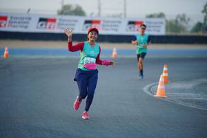 BIB: 5220
                            <button type="button" onclick="openModal(10458505)" class="btn btn-primary btn-sm float-right btn-popup" data-toggle="modal" data-target=".modal-high-quality">
                        <i class="fas fa-shopping-cart"></i> Add to Cart
                    </button>
                                            <button type="button" onclick="isThisMe(10458505, true)" class="btn btn-success btn-sm float-right btn-popup btn-isme hidden" data-toggle="tooltip" data-placement="bottom" title="นี่คือรูปของคุณใช่ไหม คลิกที่นี่เพื่อเอาเข้าอัลบั้ม">
                        <i class="fas fa-plus"></i> Add to album
                    </button>
                    <button type="button" onclick="isThisMe(10458505, false)" class="btn btn-warning btn-sm float-right btn-popup btn-isnotme hidden">
                        <i class="fas fa-ban"></i> Remove from album
                    </button>