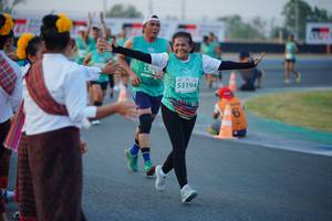 BIB: 520, 53194
                            <button type="button" onclick="openModal(10453438)" class="btn btn-primary btn-sm float-right btn-popup" data-toggle="modal" data-target=".modal-high-quality">
                        <i class="fas fa-shopping-cart"></i> Add to Cart
                    </button>
                                            <button type="button" onclick="isThisMe(10453438, true)" class="btn btn-success btn-sm float-right btn-popup btn-isme hidden" data-toggle="tooltip" data-placement="bottom" title="นี่คือรูปของคุณใช่ไหม คลิกที่นี่เพื่อเอาเข้าอัลบั้ม">
                        <i class="fas fa-plus"></i> Add to album
                    </button>
                    <button type="button" onclick="isThisMe(10453438, false)" class="btn btn-warning btn-sm float-right btn-popup btn-isnotme hidden">
                        <i class="fas fa-ban"></i> Remove from album
                    </button>