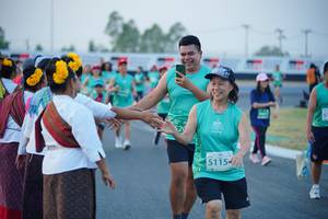 BIB: 520
                            <button type="button" onclick="openModal(10460814)" class="btn btn-primary btn-sm float-right btn-popup" data-toggle="modal" data-target=".modal-high-quality">
                        <i class="fas fa-shopping-cart"></i> Add to Cart
                    </button>
                                            <button type="button" onclick="isThisMe(10460814, true)" class="btn btn-success btn-sm float-right btn-popup btn-isme hidden" data-toggle="tooltip" data-placement="bottom" title="นี่คือรูปของคุณใช่ไหม คลิกที่นี่เพื่อเอาเข้าอัลบั้ม">
                        <i class="fas fa-plus"></i> Add to album
                    </button>
                    <button type="button" onclick="isThisMe(10460814, false)" class="btn btn-warning btn-sm float-right btn-popup btn-isnotme hidden">
                        <i class="fas fa-ban"></i> Remove from album
                    </button>