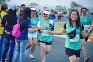 BIB: 289, 5307, 523
                            <button type="button" onclick="openModal(10457670)" class="btn btn-primary btn-sm float-right btn-popup" data-toggle="modal" data-target=".modal-high-quality">
                        <i class="fas fa-shopping-cart"></i> Add to Cart
                    </button>
                                            <button type="button" onclick="isThisMe(10457670, true)" class="btn btn-success btn-sm float-right btn-popup btn-isme hidden" data-toggle="tooltip" data-placement="bottom" title="นี่คือรูปของคุณใช่ไหม คลิกที่นี่เพื่อเอาเข้าอัลบั้ม">
                        <i class="fas fa-plus"></i> Add to album
                    </button>
                    <button type="button" onclick="isThisMe(10457670, false)" class="btn btn-warning btn-sm float-right btn-popup btn-isnotme hidden">
                        <i class="fas fa-ban"></i> Remove from album
                    </button>