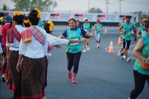 BIB: 525
                            <button type="button" onclick="openModal(10452233)" class="btn btn-primary btn-sm float-right btn-popup" data-toggle="modal" data-target=".modal-high-quality">
                        <i class="fas fa-shopping-cart"></i> Add to Cart
                    </button>
                                            <button type="button" onclick="isThisMe(10452233, true)" class="btn btn-success btn-sm float-right btn-popup btn-isme hidden" data-toggle="tooltip" data-placement="bottom" title="นี่คือรูปของคุณใช่ไหม คลิกที่นี่เพื่อเอาเข้าอัลบั้ม">
                        <i class="fas fa-plus"></i> Add to album
                    </button>
                    <button type="button" onclick="isThisMe(10452233, false)" class="btn btn-warning btn-sm float-right btn-popup btn-isnotme hidden">
                        <i class="fas fa-ban"></i> Remove from album
                    </button>