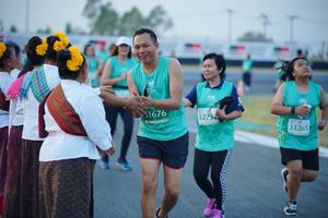 BIB: 1676, 5279, 53265
                            <button type="button" onclick="openModal(10460918)" class="btn btn-primary btn-sm float-right btn-popup" data-toggle="modal" data-target=".modal-high-quality">
                        <i class="fas fa-shopping-cart"></i> Add to Cart
                    </button>
                                            <button type="button" onclick="isThisMe(10460918, true)" class="btn btn-success btn-sm float-right btn-popup btn-isme hidden" data-toggle="tooltip" data-placement="bottom" title="นี่คือรูปของคุณใช่ไหม คลิกที่นี่เพื่อเอาเข้าอัลบั้ม">
                        <i class="fas fa-plus"></i> Add to album
                    </button>
                    <button type="button" onclick="isThisMe(10460918, false)" class="btn btn-warning btn-sm float-right btn-popup btn-isnotme hidden">
                        <i class="fas fa-ban"></i> Remove from album
                    </button>