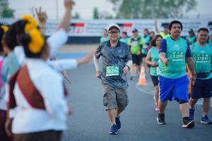 BIB: 52099, 51847, 50296
                            <button type="button" onclick="openModal(10458673)" class="btn btn-primary btn-sm float-right btn-popup" data-toggle="modal" data-target=".modal-high-quality">
                        <i class="fas fa-shopping-cart"></i> Add to Cart
                    </button>
                                            <button type="button" onclick="isThisMe(10458673, true)" class="btn btn-success btn-sm float-right btn-popup btn-isme hidden" data-toggle="tooltip" data-placement="bottom" title="นี่คือรูปของคุณใช่ไหม คลิกที่นี่เพื่อเอาเข้าอัลบั้ม">
                        <i class="fas fa-plus"></i> Add to album
                    </button>
                    <button type="button" onclick="isThisMe(10458673, false)" class="btn btn-warning btn-sm float-right btn-popup btn-isnotme hidden">
                        <i class="fas fa-ban"></i> Remove from album
                    </button>