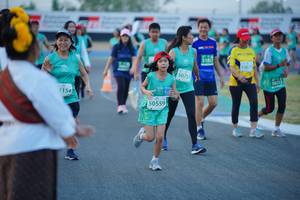 BIB: 5185, 2677, 50731, 1154, 50559
                            <button type="button" onclick="openModal(10460757)" class="btn btn-primary btn-sm float-right btn-popup" data-toggle="modal" data-target=".modal-high-quality">
                        <i class="fas fa-shopping-cart"></i> Add to Cart
                    </button>
                                            <button type="button" onclick="isThisMe(10460757, true)" class="btn btn-success btn-sm float-right btn-popup btn-isme hidden" data-toggle="tooltip" data-placement="bottom" title="นี่คือรูปของคุณใช่ไหม คลิกที่นี่เพื่อเอาเข้าอัลบั้ม">
                        <i class="fas fa-plus"></i> Add to album
                    </button>
                    <button type="button" onclick="isThisMe(10460757, false)" class="btn btn-warning btn-sm float-right btn-popup btn-isnotme hidden">
                        <i class="fas fa-ban"></i> Remove from album
                    </button>