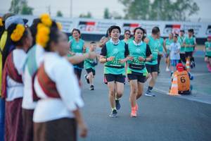 BIB: 72320, 7232
                            <button type="button" onclick="openModal(10459865)" class="btn btn-primary btn-sm float-right btn-popup" data-toggle="modal" data-target=".modal-high-quality">
                        <i class="fas fa-shopping-cart"></i> Add to Cart
                    </button>
                                            <button type="button" onclick="isThisMe(10459865, true)" class="btn btn-success btn-sm float-right btn-popup btn-isme hidden" data-toggle="tooltip" data-placement="bottom" title="นี่คือรูปของคุณใช่ไหม คลิกที่นี่เพื่อเอาเข้าอัลบั้ม">
                        <i class="fas fa-plus"></i> Add to album
                    </button>
                    <button type="button" onclick="isThisMe(10459865, false)" class="btn btn-warning btn-sm float-right btn-popup btn-isnotme hidden">
                        <i class="fas fa-ban"></i> Remove from album
                    </button>