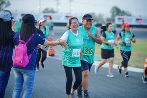 BIB: 50472, 5123
                            <button type="button" onclick="openModal(10457479)" class="btn btn-primary btn-sm float-right btn-popup" data-toggle="modal" data-target=".modal-high-quality">
                        <i class="fas fa-shopping-cart"></i> Add to Cart
                    </button>
                                            <button type="button" onclick="isThisMe(10457479, true)" class="btn btn-success btn-sm float-right btn-popup btn-isme hidden" data-toggle="tooltip" data-placement="bottom" title="นี่คือรูปของคุณใช่ไหม คลิกที่นี่เพื่อเอาเข้าอัลบั้ม">
                        <i class="fas fa-plus"></i> Add to album
                    </button>
                    <button type="button" onclick="isThisMe(10457479, false)" class="btn btn-warning btn-sm float-right btn-popup btn-isnotme hidden">
                        <i class="fas fa-ban"></i> Remove from album
                    </button>