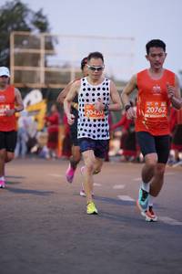 BIB: 20762, 20420
                            <button type="button" onclick="openModal(10651556)" class="btn btn-primary btn-sm float-right btn-popup" data-toggle="modal" data-target=".modal-high-quality">
                        <i class="fas fa-shopping-cart"></i> Add to Cart
                    </button>
                                            <button type="button" onclick="isThisMe(10651556, true)" class="btn btn-success btn-sm float-right btn-popup btn-isme hidden" data-toggle="tooltip" data-placement="bottom" title="นี่คือรูปของคุณใช่ไหม คลิกที่นี่เพื่อเอาเข้าอัลบั้ม">
                        <i class="fas fa-plus"></i> Add to album
                    </button>
                    <button type="button" onclick="isThisMe(10651556, false)" class="btn btn-warning btn-sm float-right btn-popup btn-isnotme hidden">
                        <i class="fas fa-ban"></i> Remove from album
                    </button>