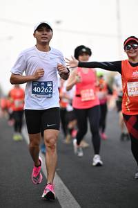 BIB: 40262, 237
                            <button type="button" onclick="openModal(12352461)" class="btn btn-primary btn-sm float-right btn-popup" data-toggle="modal" data-target=".modal-high-quality">
                        <i class="fas fa-shopping-cart"></i> Add to Cart
                    </button>
                                            <button type="button" onclick="isThisMe(12352461, true)" class="btn btn-success btn-sm float-right btn-popup btn-isme hidden" data-toggle="tooltip" data-placement="bottom" title="นี่คือรูปของคุณใช่ไหม คลิกที่นี่เพื่อเอาเข้าอัลบั้ม">
                        <i class="fas fa-plus"></i> Add to album
                    </button>
                    <button type="button" onclick="isThisMe(12352461, false)" class="btn btn-warning btn-sm float-right btn-popup btn-isnotme hidden">
                        <i class="fas fa-ban"></i> Remove from album
                    </button>